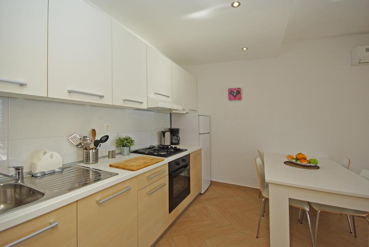 Strandhaus Dalmatien Apartment ซาโอสโตรก ภายนอก รูปภาพ